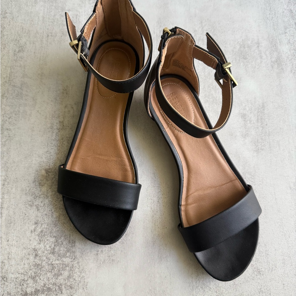 Kenneth Cole Black and Tan Sandals with Minimalist Design